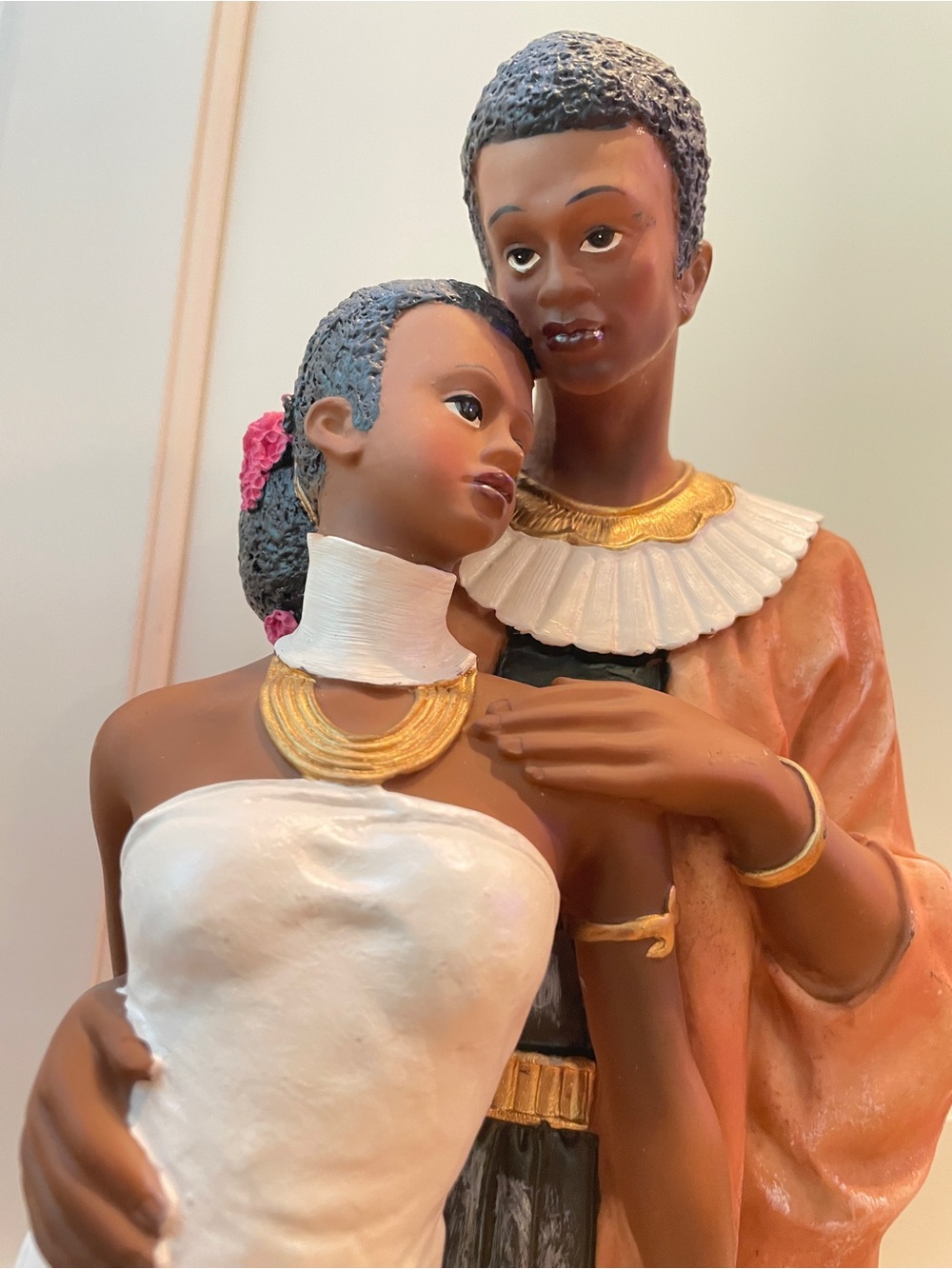 Vintage Embracing African Couple Resin Sculpture 14.5"” H Lovers Hugging